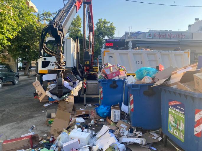 Ρόδος Δύναμη Πολιτών: Oι όγκοι των σκουπιδιών και η ΛΑΜΨΗ του Δημαρχείου! Skoupidia-rodos2