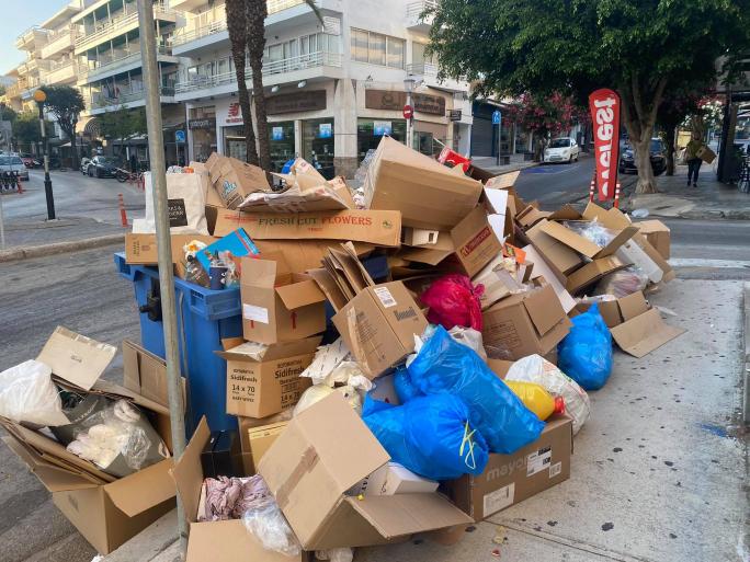 Ρόδος Δύναμη Πολιτών: Oι όγκοι των σκουπιδιών και η ΛΑΜΨΗ του Δημαρχείου! Skoupidia-rodos3